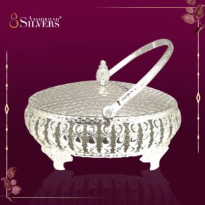 Oval Shape Basket With Cover